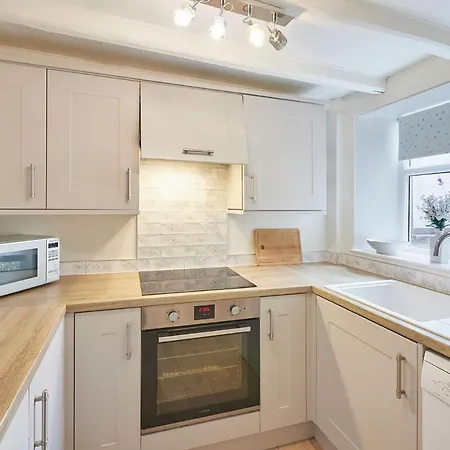 Host & - Rose Cottage,